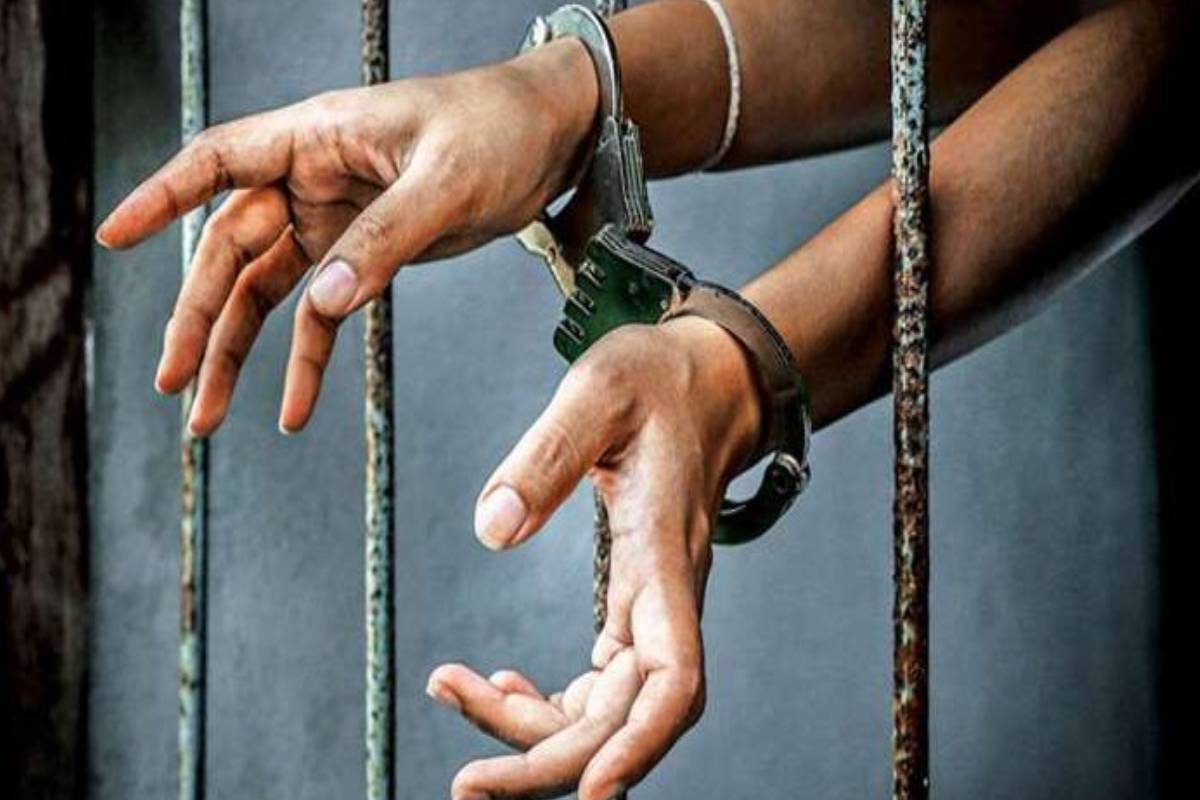 கண்டி சிறைக்காவலரில் சிறுமணிக் கனிமம் உடலின் உள்ளே மறைத்து வைத்திருந்த கைதி கண்டுபிடிக்கப்பட்டார்