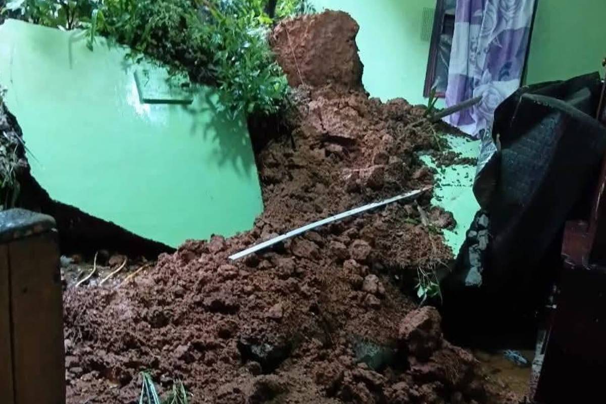 நுவரඑලിය பகுதியில் கடுமையான மழைக்காரணமாக தோட்ட குடியிருப்புகளுக்கு பெரும் சேதம்