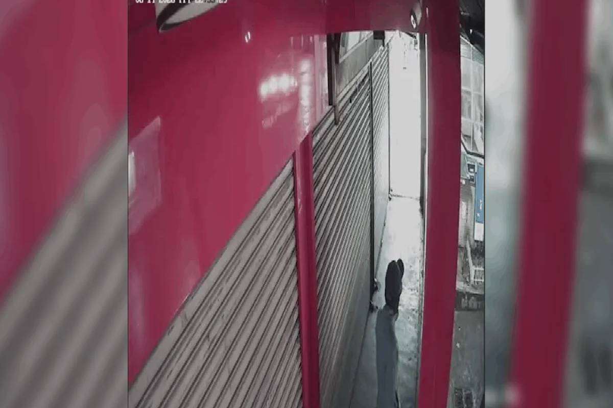 நுவரඑළිය ফোன் দோكানில் പ്രവേശനാത്മക ശ്രമത്തിൽ പ്രതിയെ തിരിച്ചറിയാൻ പോലീസ് ജനങ്ങളോട് സഹായം തേടുന്നു