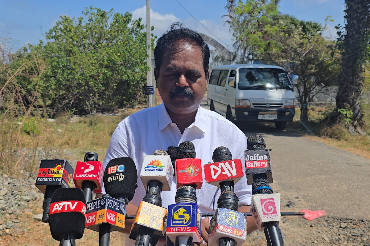இராஜபக்ష உள்ளடக்கியதாக ஜாফ்னா கூட்டக்கல்லறை掘削்களில் அரசியல்வாதி கோரிக்கை வைக்கிறார்
