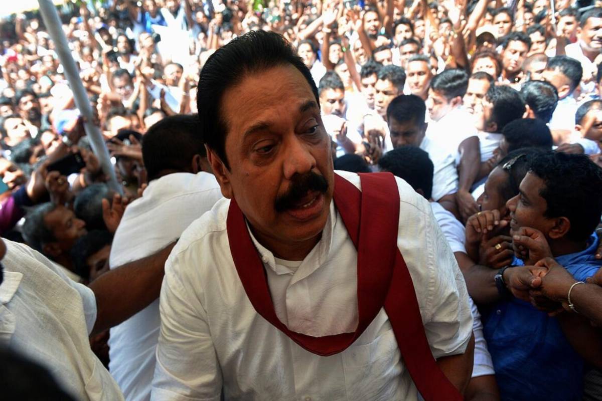 முன்னாள் குடியரசுத் தலைவர் ராஜபக்ஷவுக்கு எதிரான வழக்குகளை கைவிட்டதாக அரசாங்கம் குற்றஞ்சாற்றப்படுகிறது