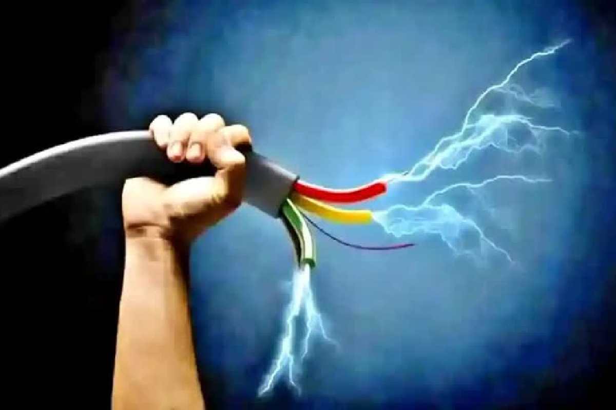 வட்டாலாவில் மின்சாரத் தாக்குதலுக்குப் பிறகு இரண்டு பள்ளி மாணவர்கள் மீட்கப்பட்டனர்