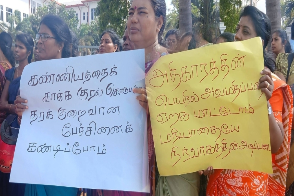 வடக்கு மாகாணத் தகவல் அலுவலர்கள் அனாதரவான நடத்தைக்கு எதிராக போராட்டம்
