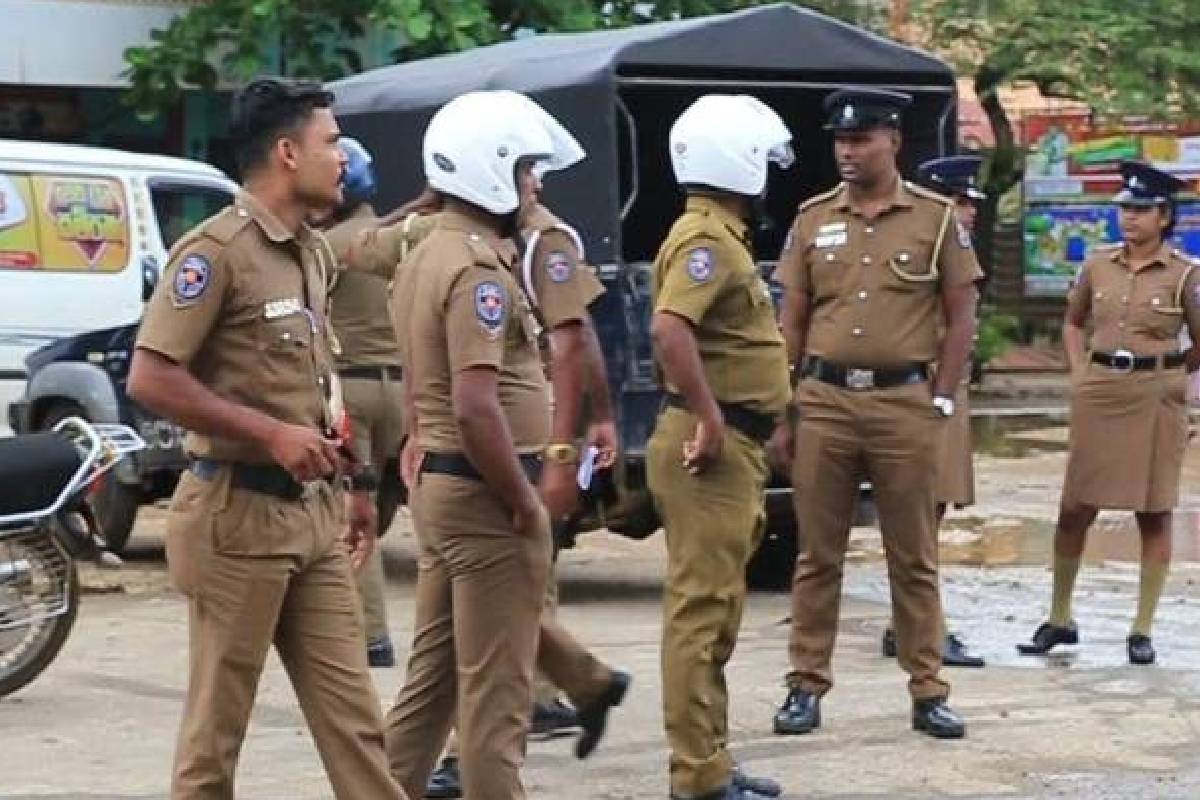 அனுराධපුරා சாலையில் நாய்யைத் தவிர்க்க முயற்சித்த மோட்டார்சைக்கிள் இயக்கி இறந்தார்