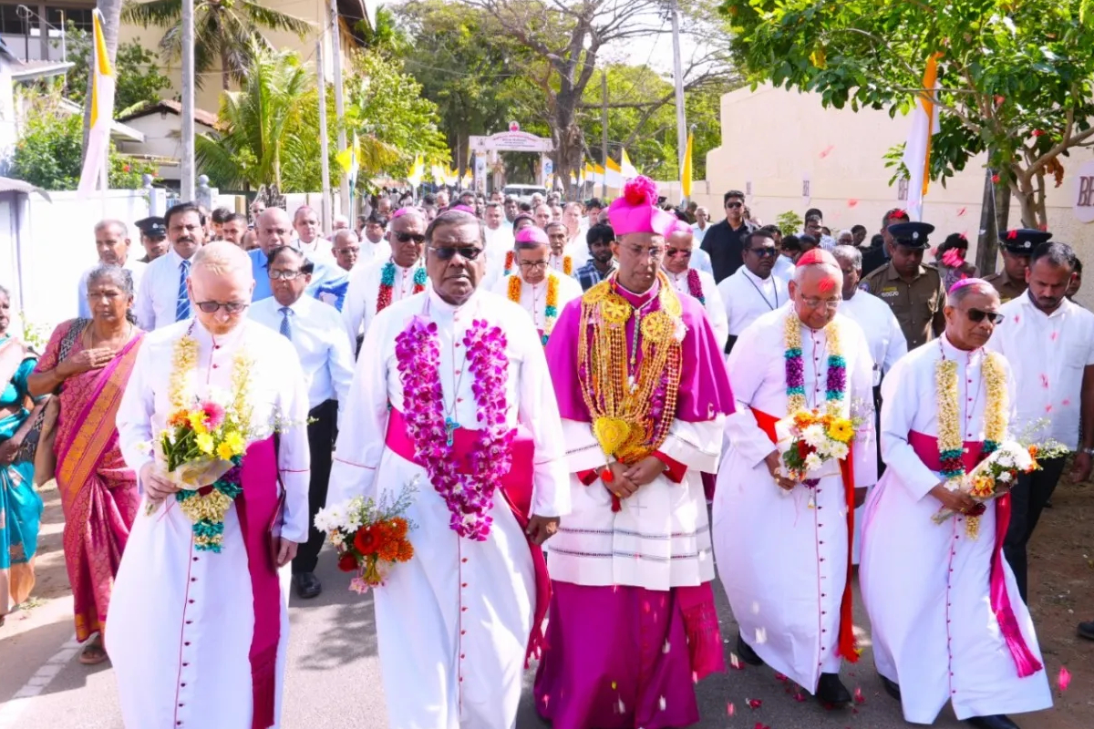 யாழ்ப்பாணம் மறைமாலையில் புதிய பிஷப் பதவியேற்றார்