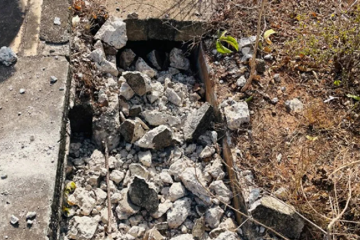 யாழ்ப்பாணத்தின் கிரிமலை பகுதியில் வடிகால் மூடிகள் சேதமடைந்துள்ளன
