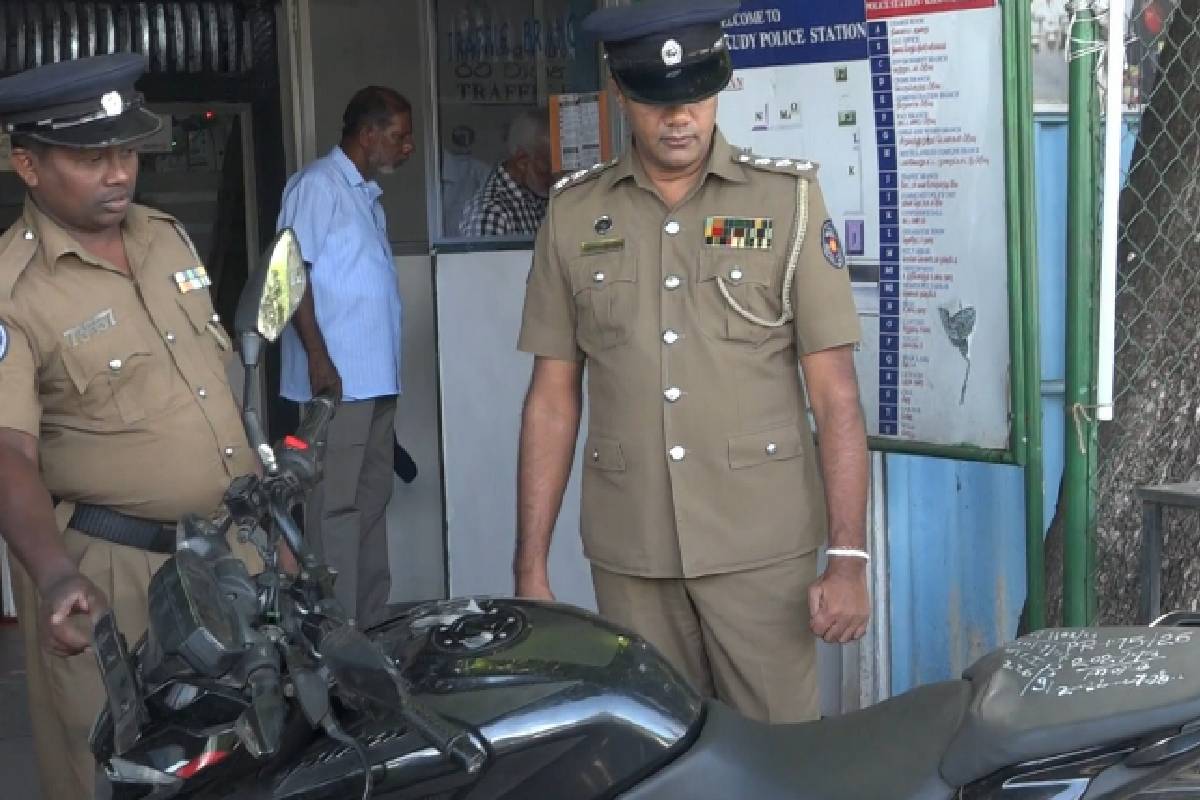 மதுரை மாவட்டத்தில் மோட்டார்சைக்கிள் திருட்டிற்காக இளைஞன் கைது
