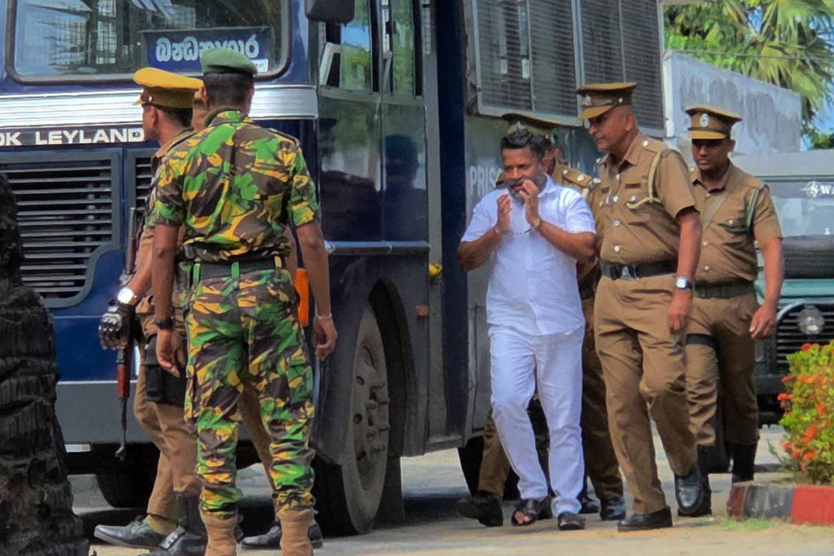முன்னாள் கிழக்குப் பகுதி முதல்வர் பிள்ளையனின் விசாரணை நீட்டிக்கப்பட்டது
