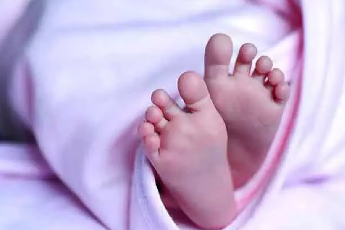 கெப்பிටிගொல්ලාவ근처 நேருக்கு நேர் மோதலில் மூன்று பேர் உயிரிழப்பு, 10 நாள் பழைய குழந்தையும் உட்பட