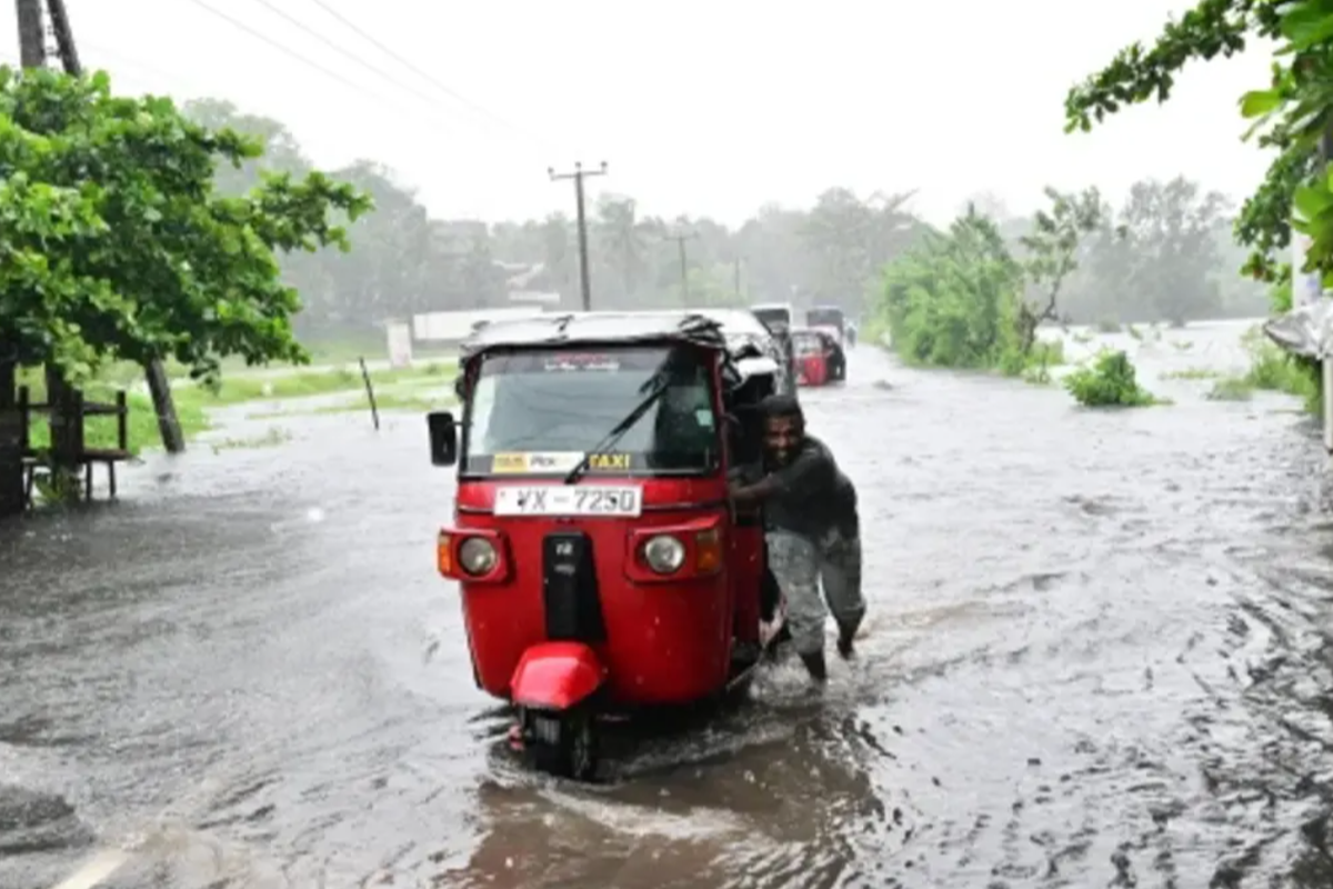 நாட்டில் வெள்ள அபாய நிலை நீங்கியுள்ளது!