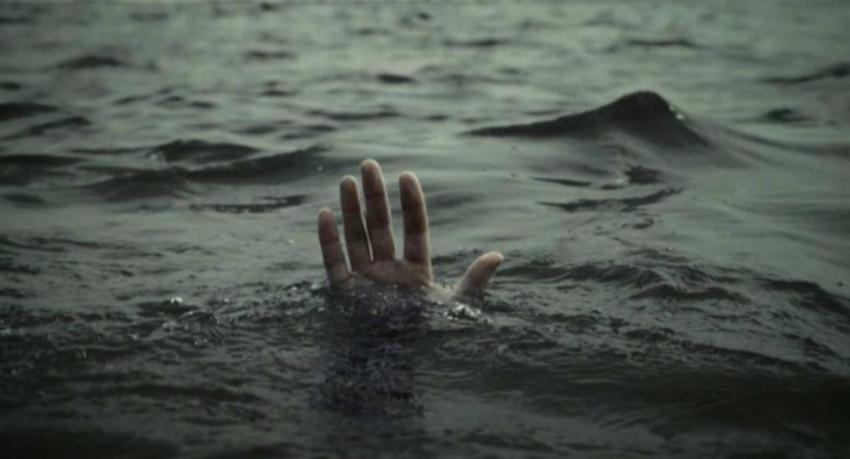Two Children Die in Kalpitiya Canoe Capsize; Father Critically Injured