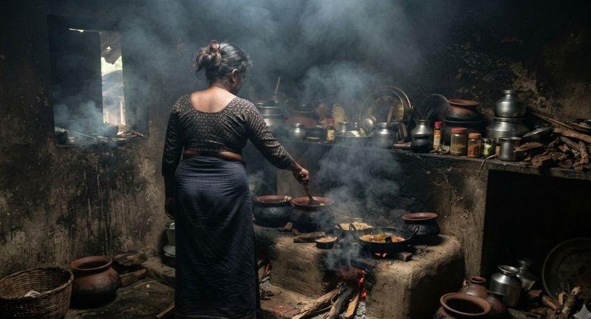 Indoor Cooking Smoke Linked to Rising Lung Cancer Cases Among Sri Lankan Women