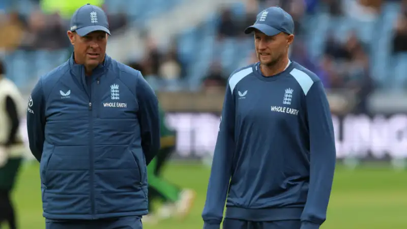 Trescothick's Future Uncertain as Fleming Era Begins in English Cricket