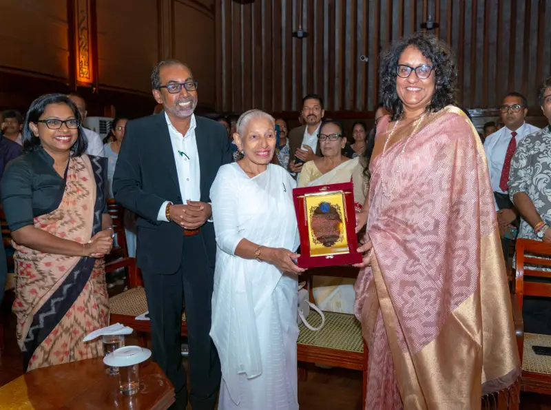 கலாநிதி சுஜாதா அத்தநாயக்கவுக்காக நடத்தப்பட்ட கௌரவப் பாராட்டு விழா