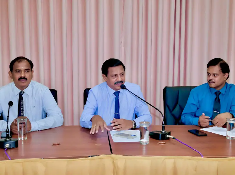 வெளிநாட்டு வேலைவாய்ப்பால் குடும்பங்கள் பாதிக்கப்படாத வகையில் குறித்த துறைகளில் பணிபுரியும் உத்தியோகத்தர்களின் ஒருங்கிணைந்த சேவைக்காக அரசாங்க அதிபர் வழங்கிய அறிவுறுத்தல்கள்