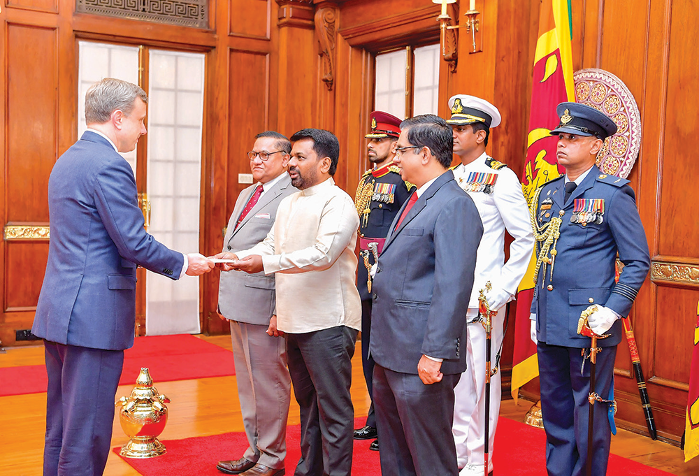 නව ඇමරිකානු තූතවරයා ජනපති දිසානායකට සනාධිකරණ සපත්තු ඉදිරිපත් කරයි