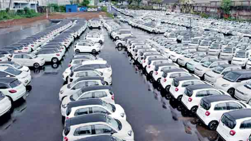 වාහන ආනයන බදු මත රජය පැනවූ සියයට 50ක අධි භාරය ණයවර ලිපිවලට බලපාන අයුරු ගැන අනාවරණයක්