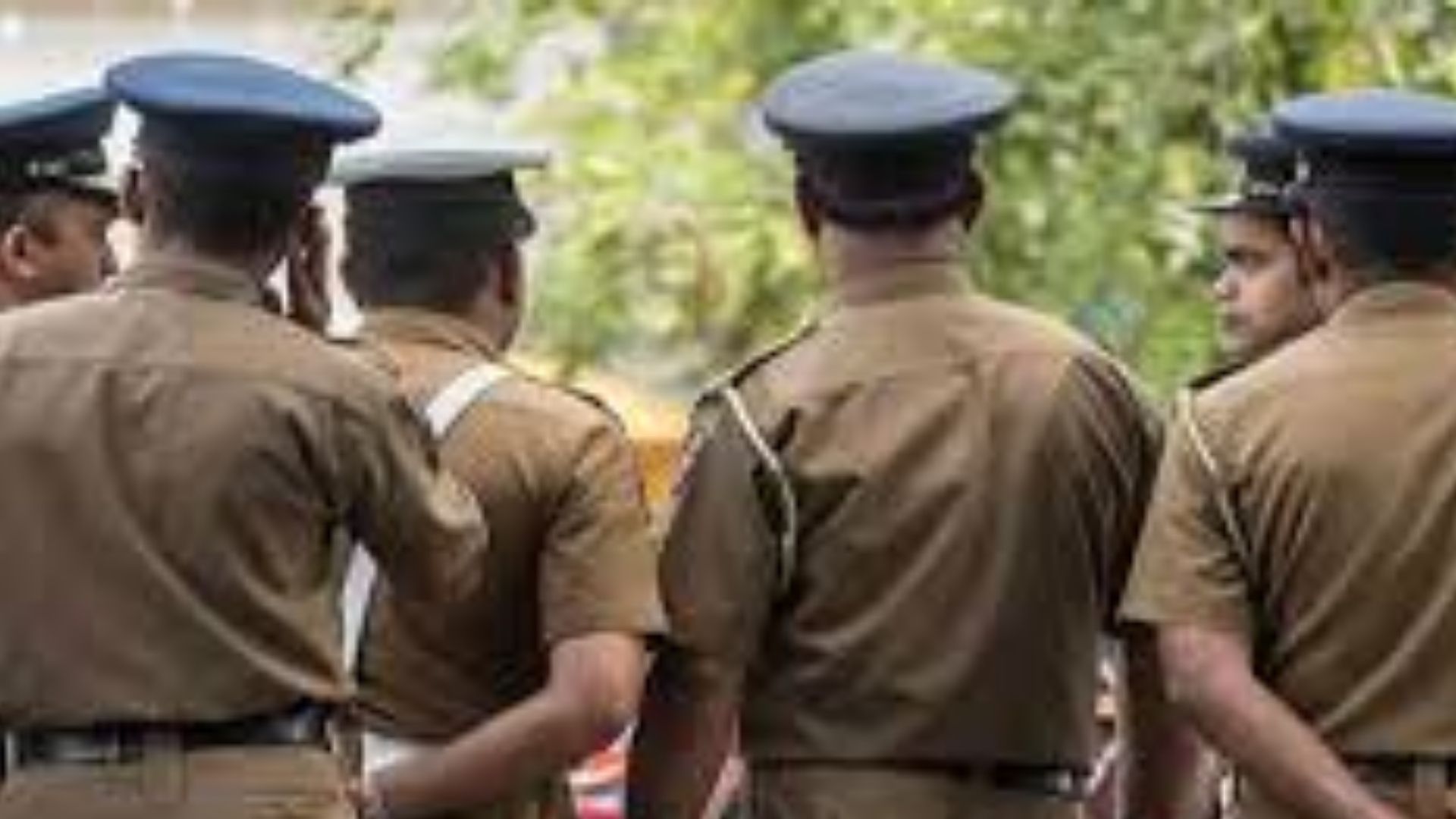 අතරමග දමා ගොස් සිට වයස අවුරුදු 4ක දැරියක් පොලිස් භාරයට