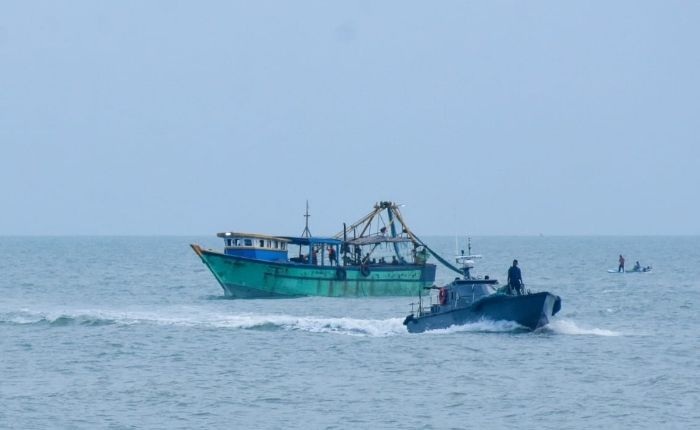 Sri Lankan Navy Mounts Rescue Operation for Indian Fishing Vessel Near Delft Island