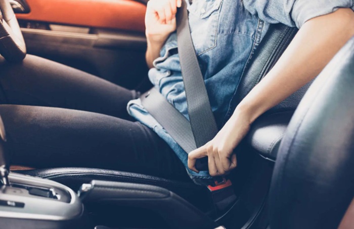Mandatory Seat Belt Rule for All Expressway Vehicles Takes Effect in September