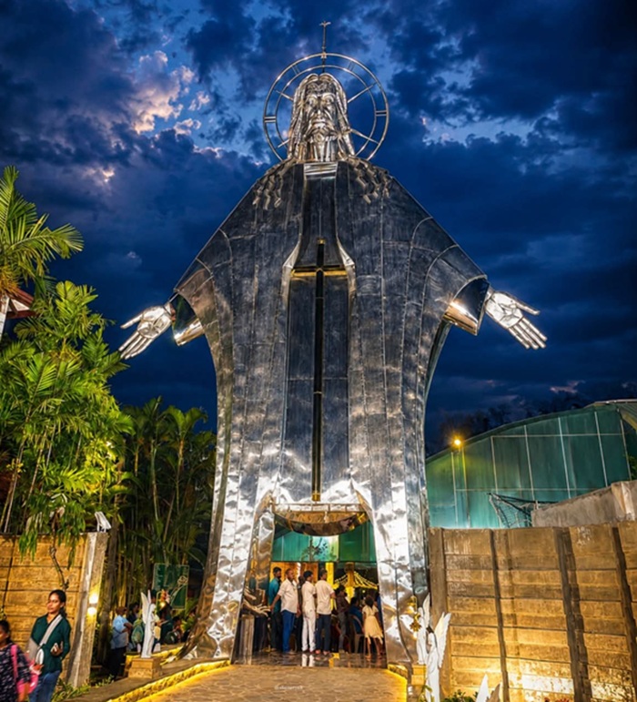 Sri Lanka's Tallest Christ Statue Blessed in Seeduwa Ceremony
