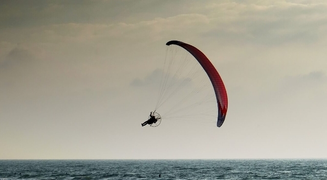 Foreign Tourist Dies in Paramotor Crash off Bentota Coast