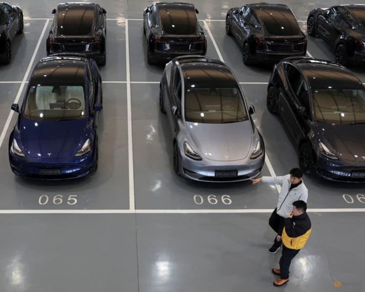 Tesla and Chinese Automakers Launch Mass Recalls Over Emergency Door Handle Safety Issues