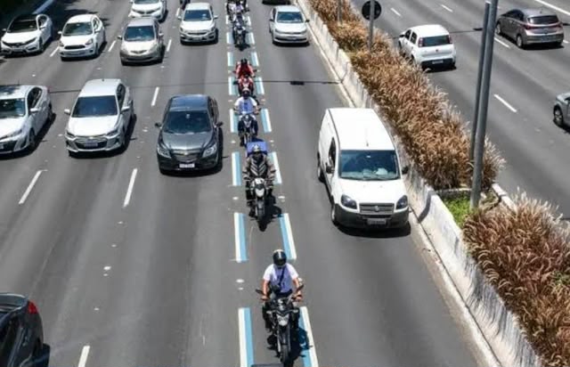 Sri Lanka to pilot first dedicated motorcycle lane in Kaluwanchikudy