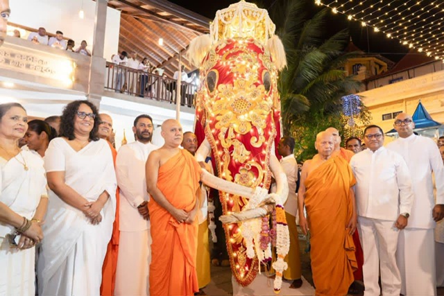 Prime Minister attends 76th Bellanwila Esala Perahera