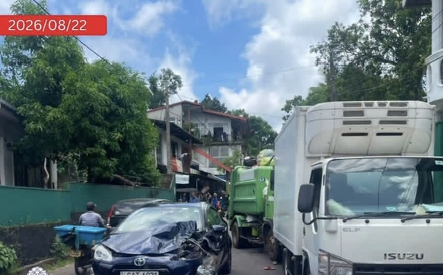 Child dies in multi-vehicle collision at Ragama railway crossing