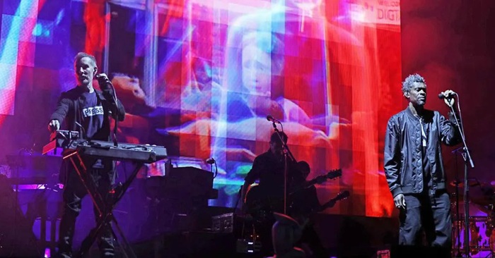 Massive Attack banned from Singapore over Palestinian flag display at concert