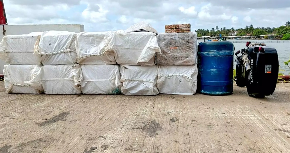 Navy intercepts major pharmaceutical smuggling haul in Puttalam lagoon