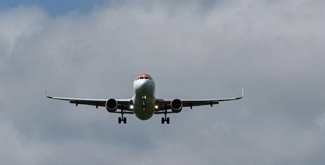 Man Dies in Aircraft Landing Gear Compartment at UK Airport