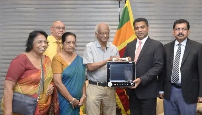 Colombo 75 Medics Donates ICU Equipment Worth Rs. 1.7 Million to Health Ministry