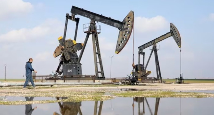 Global Oil Prices Climb Amid Iran Tensions and Trade Restrictions