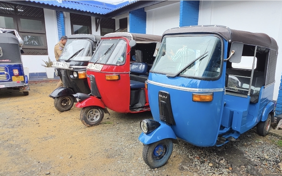 Three stolen three-wheelers recovered from Galle